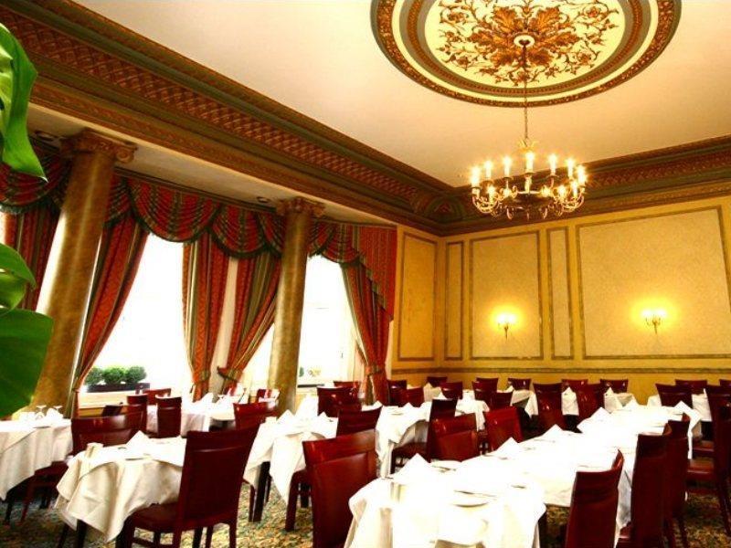 Отель Gem Strathmore 4*