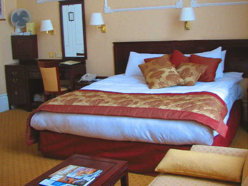 Gem Strathmore Отель